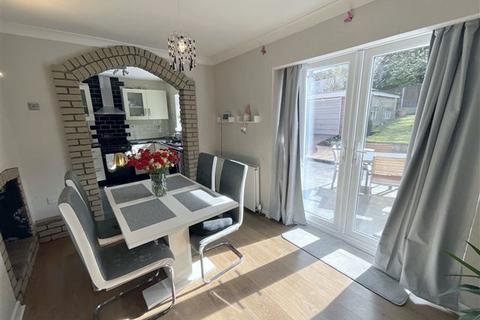 33 Severnside Drive, Sheffield, S13 7GR