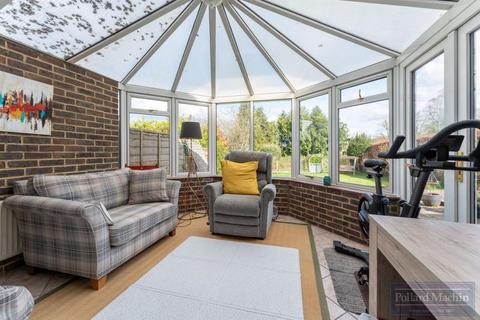 80 Norfolk Avenue, South Croydon, CR2 8BS