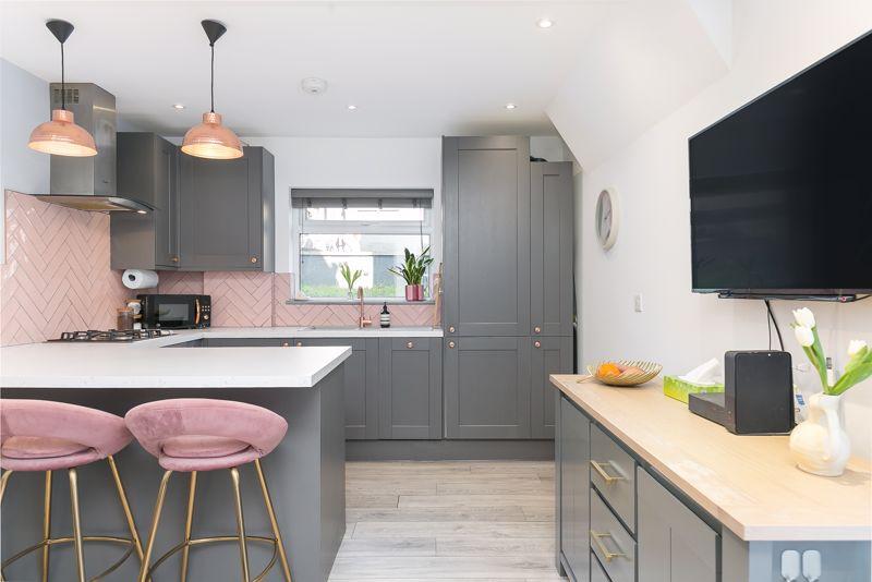 Kitchen/Dining Area
