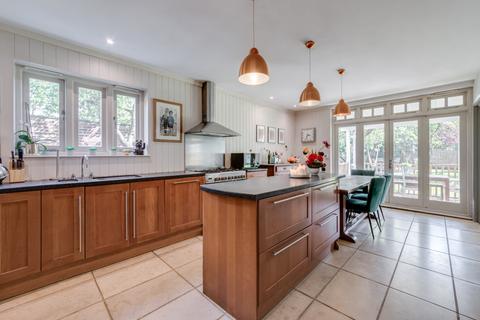 undefined, Upper Ham Road, Surrey TW10