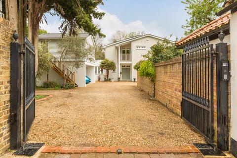 undefined, Upper Ham Road, Surrey TW10