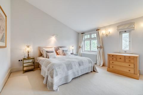 undefined, Upper Ham Road, Surrey TW10