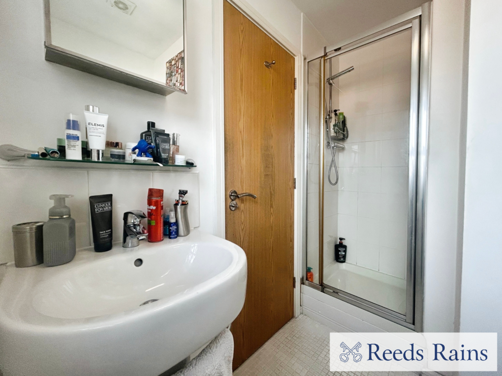 Bedroom 1 Ensuite