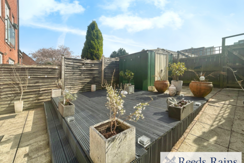 3 bedroom end of terrace house for sale, Moss Street, Greater Manchester M7
