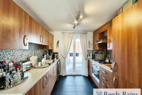 3 bedroom end of terrace house for sale, Moss Street, Greater Manchester M7