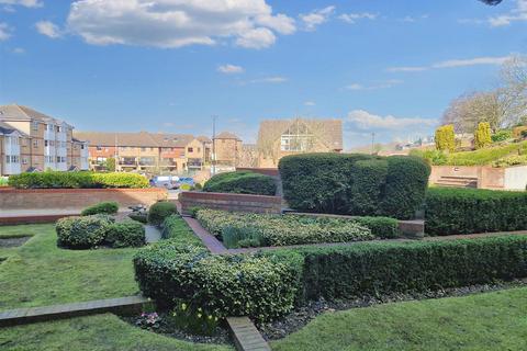 2 bedroom flat for sale, Shorland Court, Esplanade, Rochester