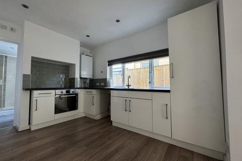 3 bedroom terraced house to rent, Reginald Road, Hampshire PO4