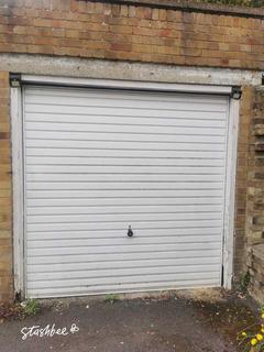 Garage to rent, Atkins Road, London SW12