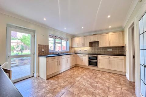 3 bedroom detached house for sale, Old Farm Road, Bexhill-on-Sea, TN39