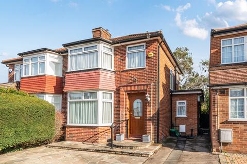 Lamorna Grove, Stanmore, HA7