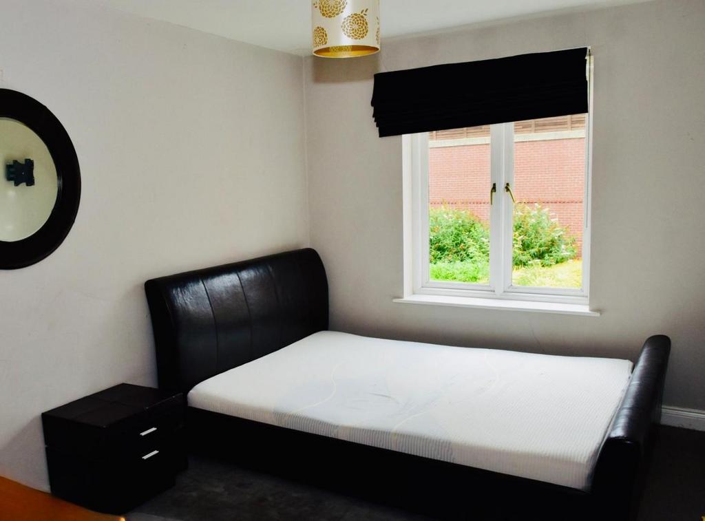 Bedroom 1(1).jpg