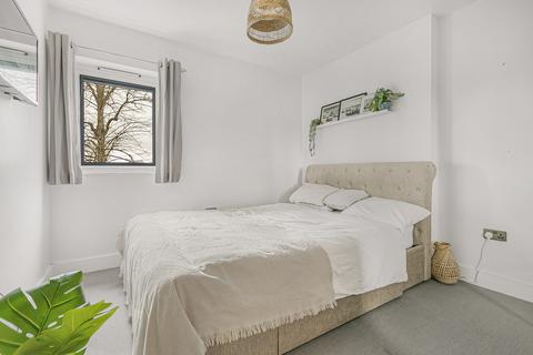 2 bedroom flat for sale, Quicks Road, Wimbledon, SW19