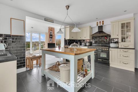 4 bedroom detached house for sale, Doncaster Road, Doncaster DN5