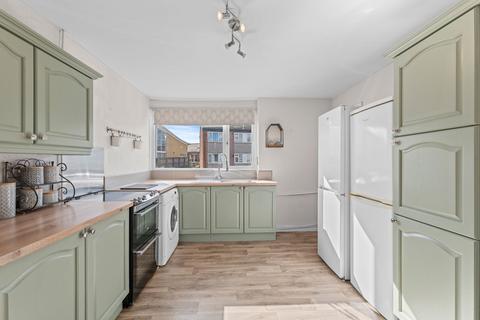 2 bedroom flat for sale, Kings Crescent, Pontefract WF8