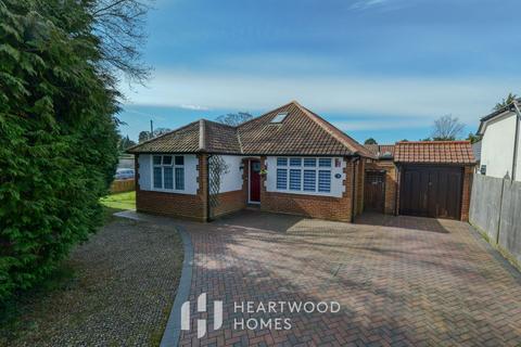 5 bedroom detached bungalow for sale, Stanley Avenue, St. Albans, AL2 3AB