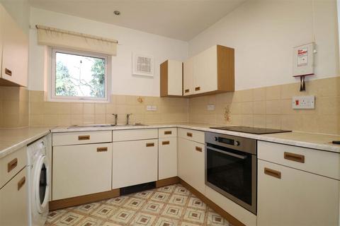 2 bedroom retirement property for sale, Garden Court, Priory Road, Warwick