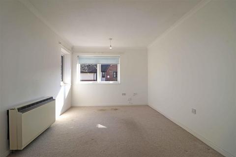 2 bedroom retirement property for sale, Garden Court, Priory Road, Warwick