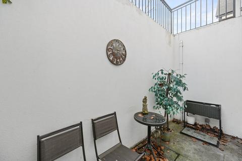 Flat 4, 54 Overton Road, Sutton, SM2 6RB