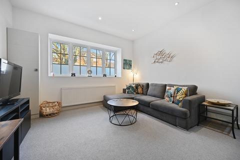 Flat 4, 54 Overton Road, Sutton, SM2 6RB