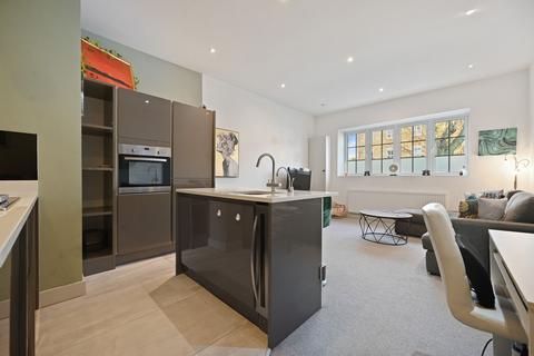 Flat 4, 54 Overton Road, Sutton, SM2 6RB