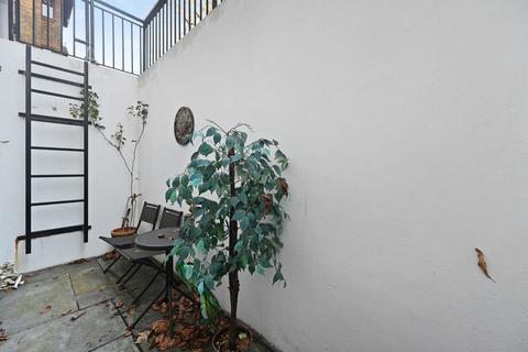 Flat 4, 54 Overton Road, Sutton, SM2 6RB