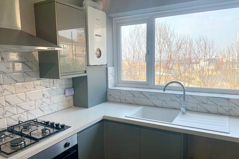 3 bedroom maisonette to rent, Northfleet, Gravesend DA11