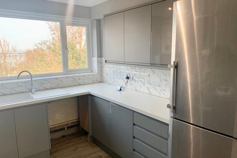 3 bedroom maisonette to rent, Northfleet, Gravesend DA11