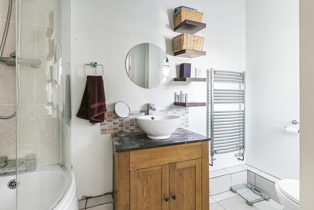 En-Suite Bathroom