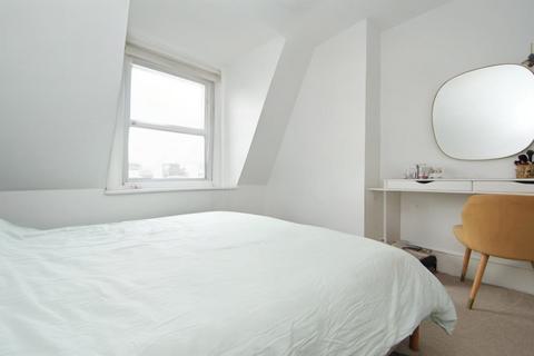 2 bedroom flat for sale, Longley Road, Tooting, SW17