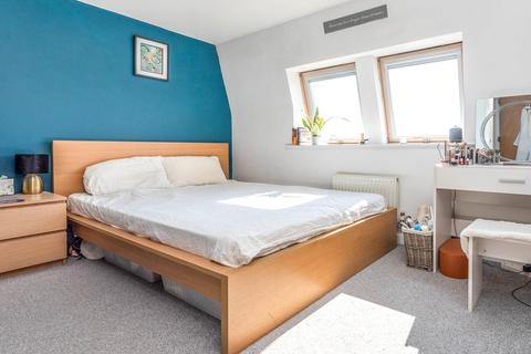 2 bedroom apartment for sale, Addenbrookes Road, Newport Pagnell, Buckinghamshire, MK16
