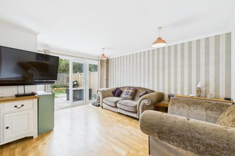 5 Magpie Close, Coulsdon, CR5 1AT
