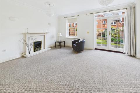 29 Cayton Road, Coulsdon, CR5 1LT