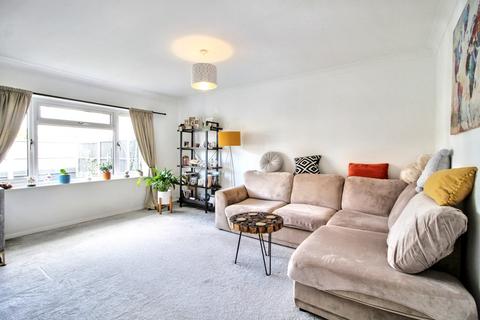 2 bedroom maisonette for sale, Coleville Road,  Farnborough , GU14