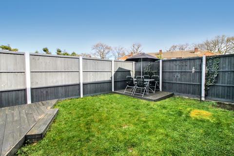 2 bedroom maisonette for sale, Coleville Road,  Farnborough , GU14