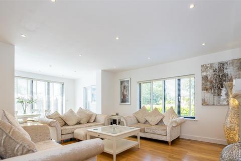 5 bedroom detached house for sale, Norden Road, Rochdale OL11
