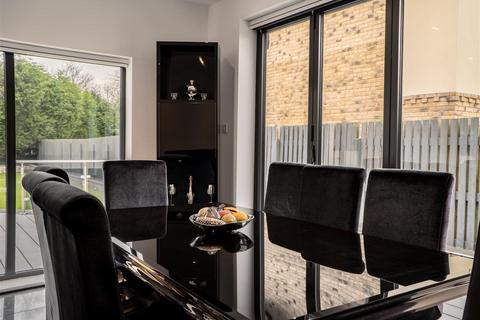 5 bedroom detached house for sale, Norden Road, Rochdale OL11