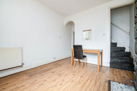 5 Crosswells Road, Oldbury, B68 8HA