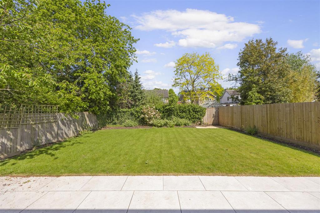 9 Walnut Close EXT006.jpg