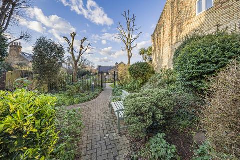 2 bedroom apartment for sale, Clearwater House, Richmond