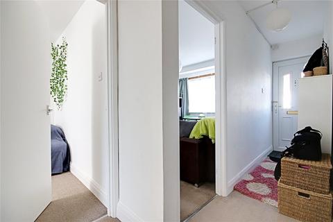 2 bedroom maisonette for sale, Crest Drive, Enfield, EN3