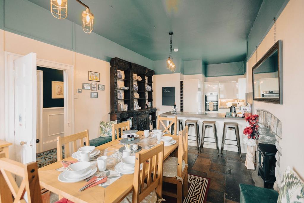 Kitchen/Dining Room