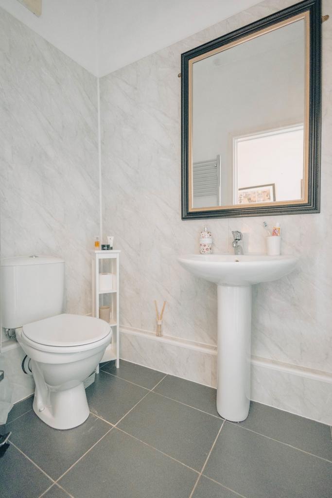 En Suite Shower Room