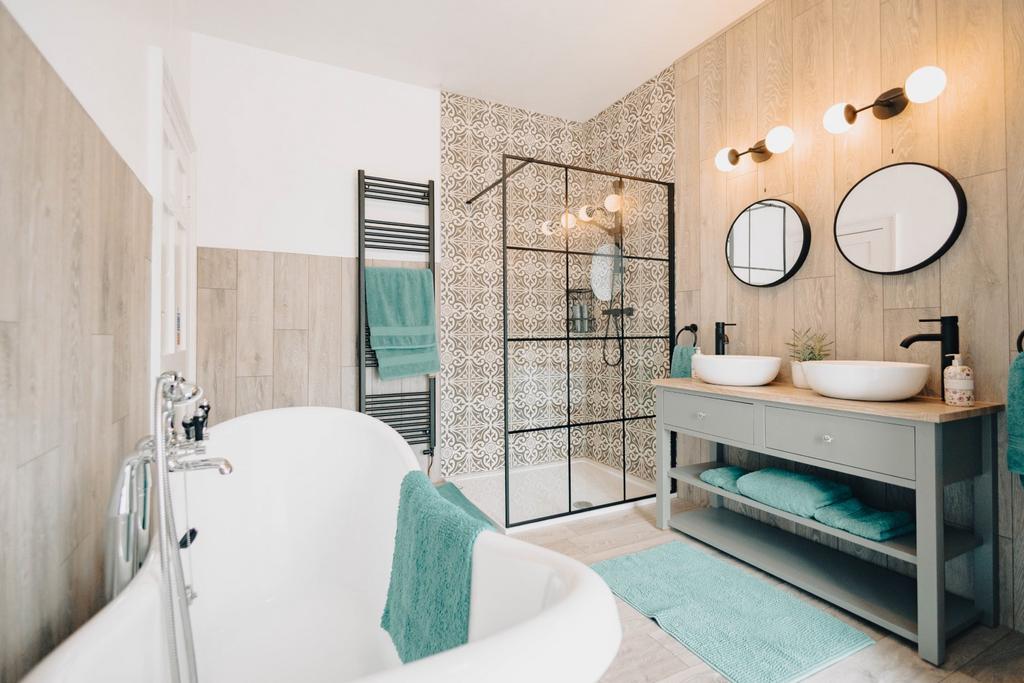 Main Bathroom