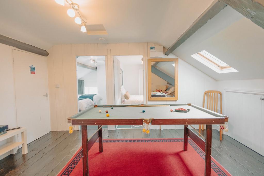Lounge/Games Room