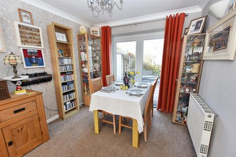 21 Pendrea Park, North Roskear, Camborne, TR14 8PH