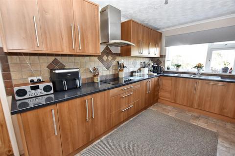 21 Pendrea Park, North Roskear, Camborne, TR14 8PH