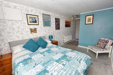 21 Pendrea Park, North Roskear, Camborne, TR14 8PH