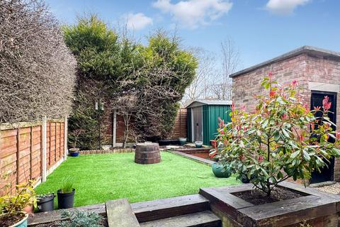 28 Barlow Crescent, Marple, Stockport, SK6 7PE