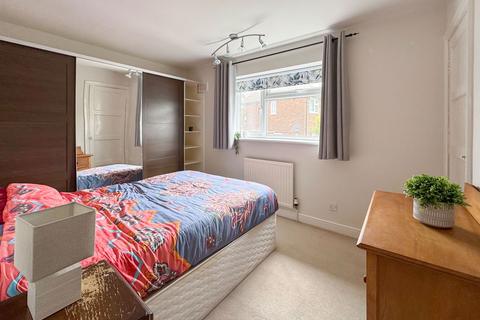 28 Barlow Crescent, Marple, Stockport, SK6 7PE