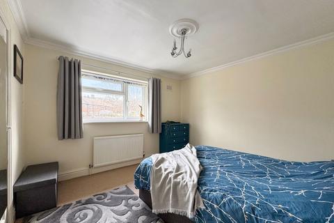 28 Barlow Crescent, Marple, Stockport, SK6 7PE